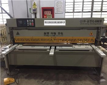 電動閘式剪板機